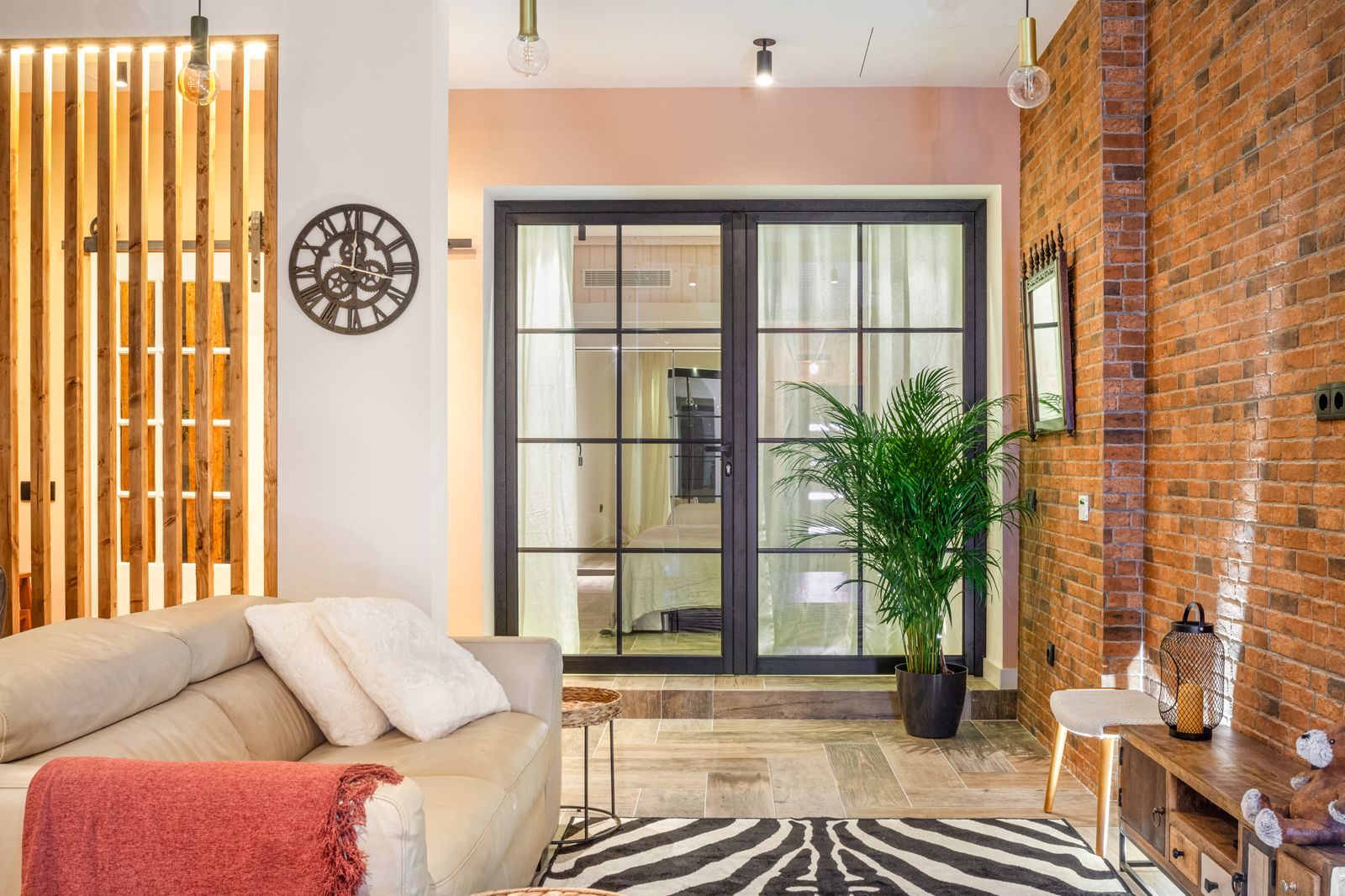 Wood-slat room divider