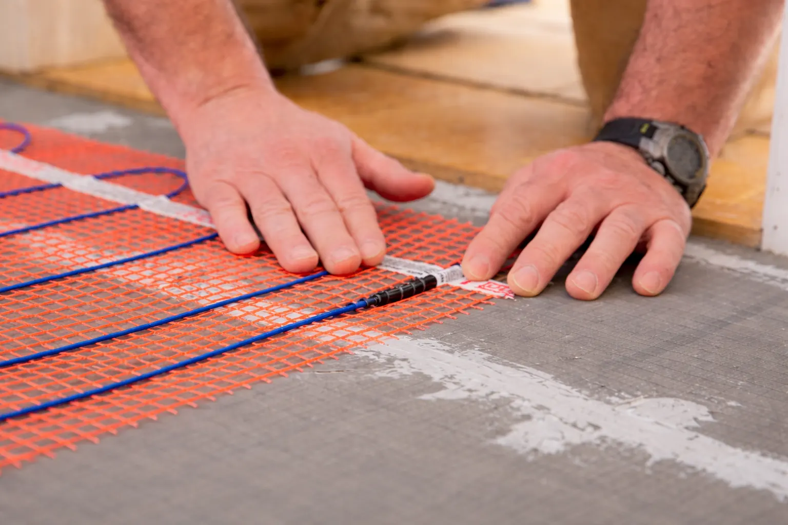 Piso Radiante &mdash; underfloor heating laid in a Cascais bathroom