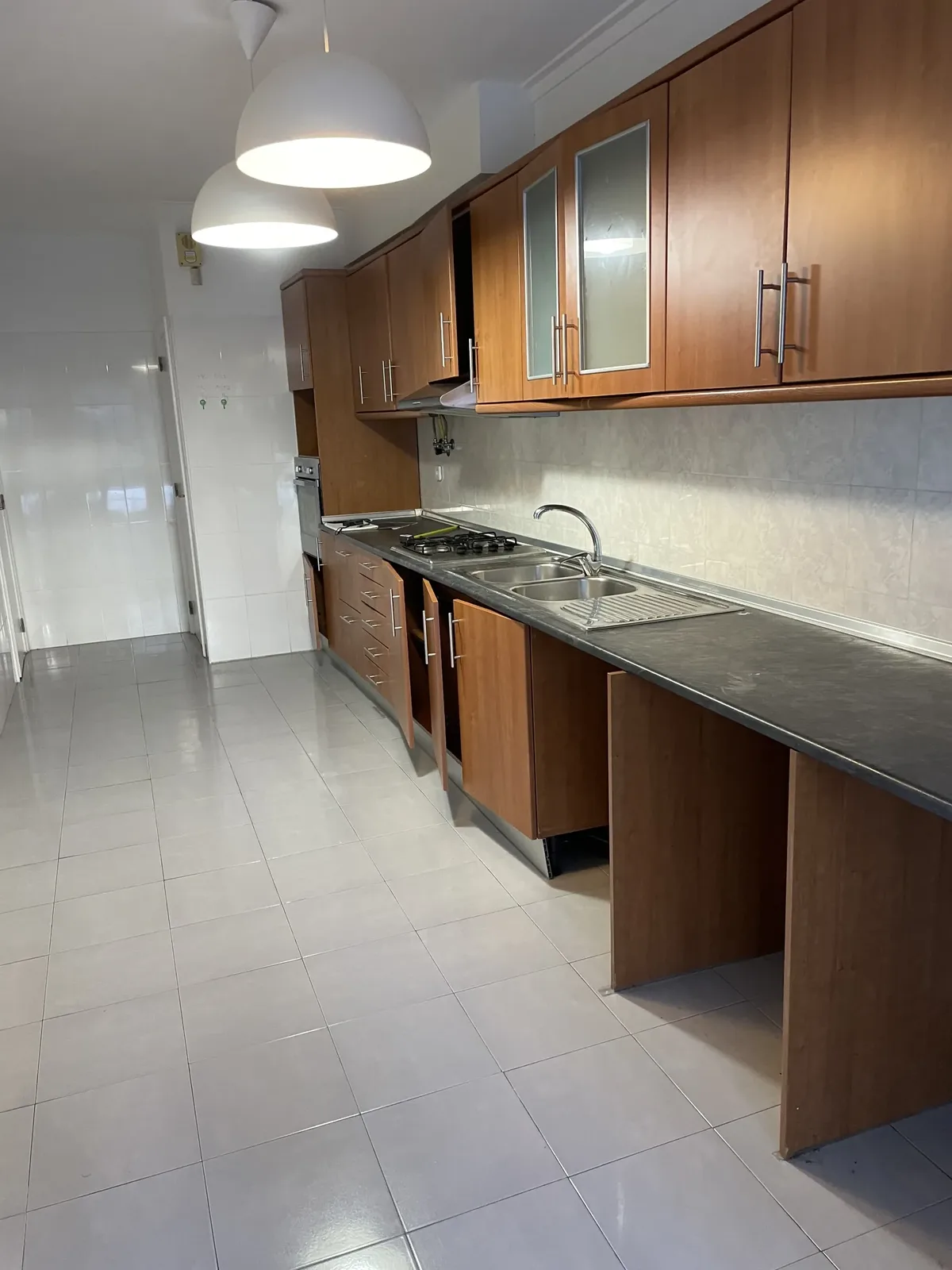Rosa before &mdash; original kitchen, dated finishes