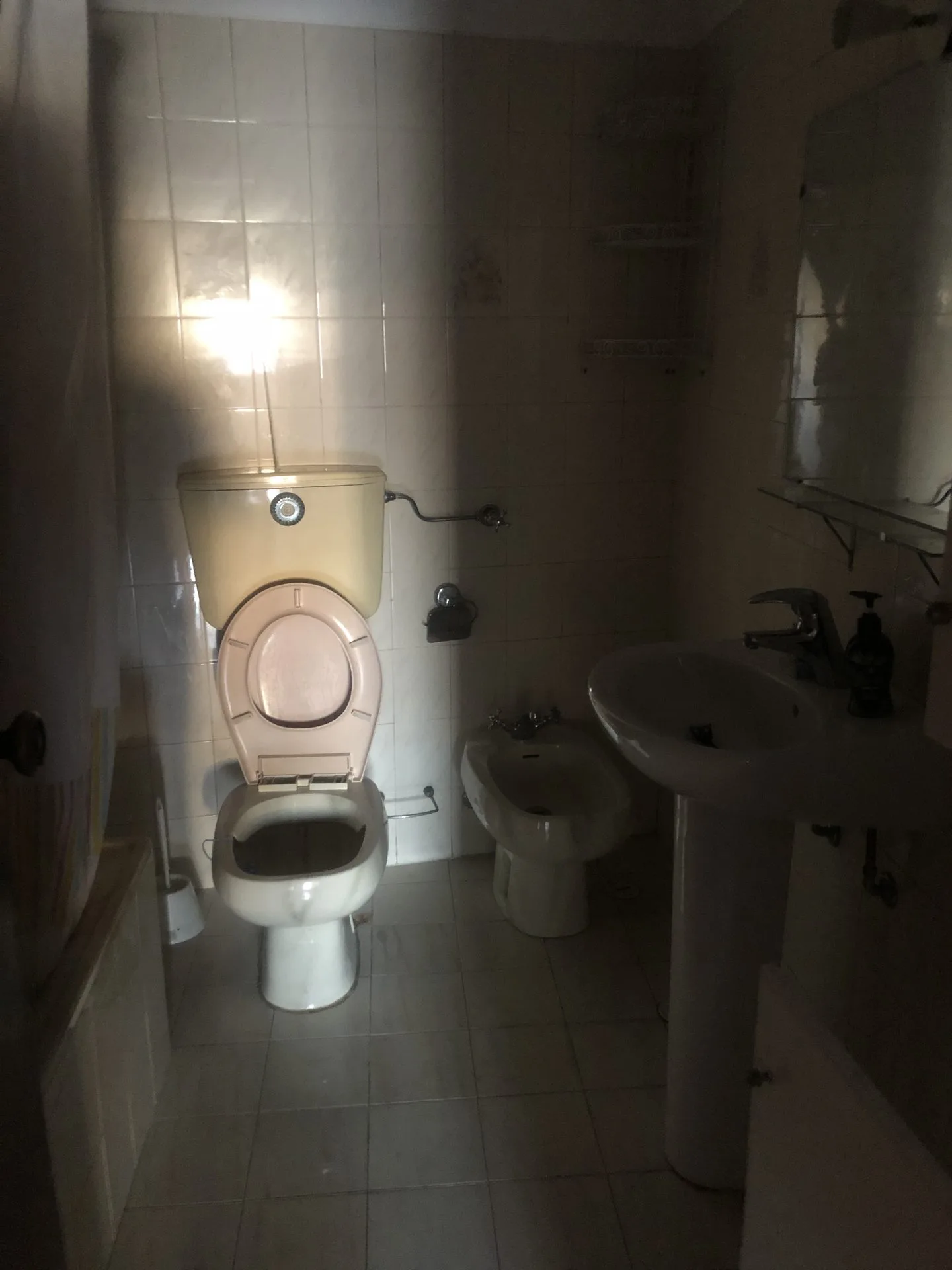 Before — dated bathroom in Figueiras apartment, Torre Cascais